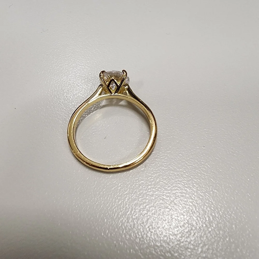 Classic Gold-plated Solitaire Cubic Zirconia Ring Round Cut Clear Stone Size 8